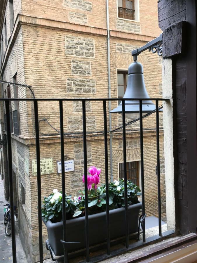 Maitagarri Casco Antiguo Apartment Pamplona Bagian luar foto